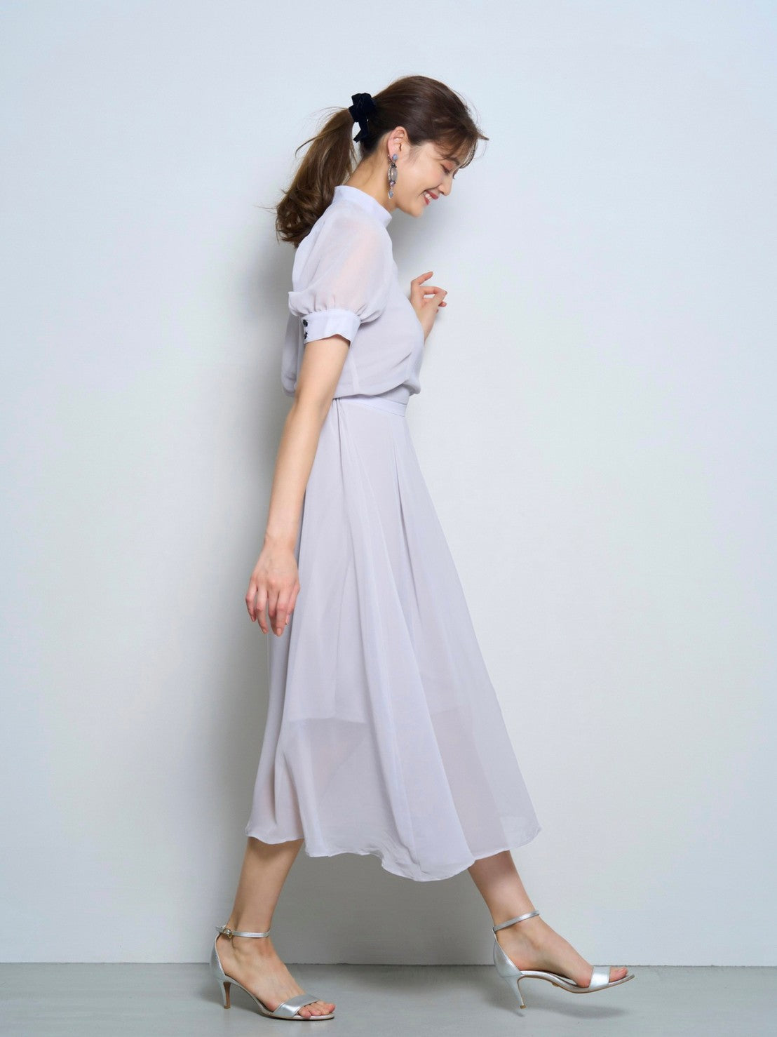 ボウタイ付きシフォンワンピース
