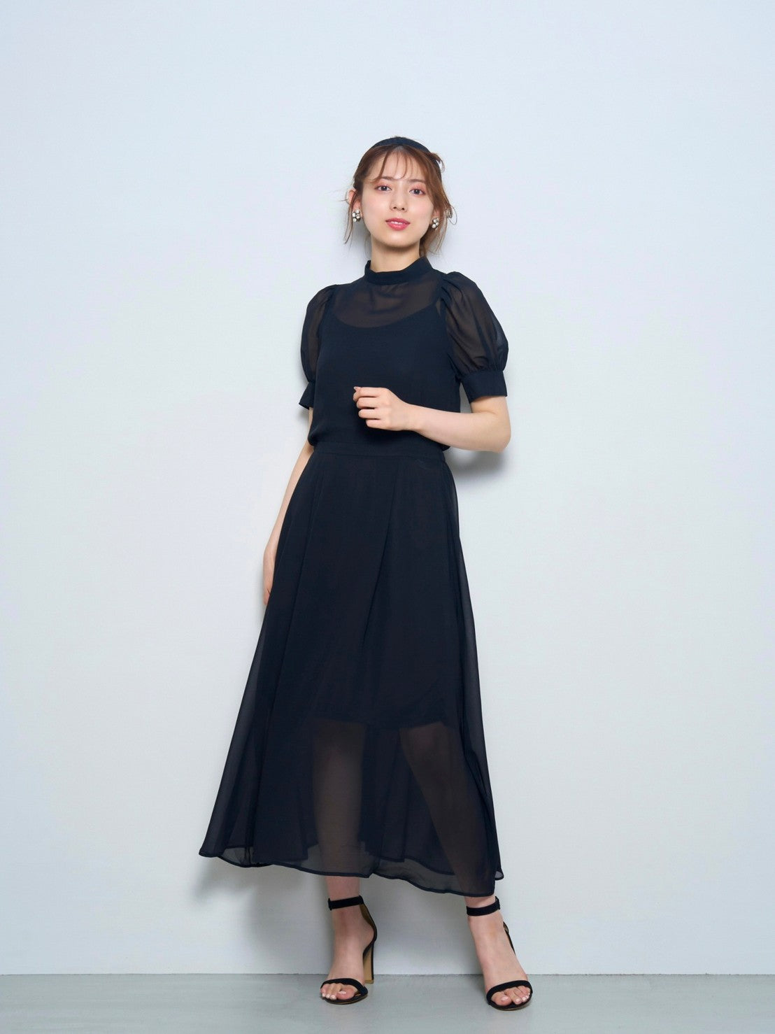 ボウタイ付きシフォンワンピース